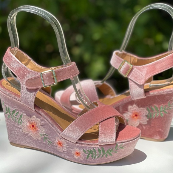 Qupid ARDOR Summer Floral Embroidered Strappy Chunky Platform Wedge Heels - Picture 8 of 12